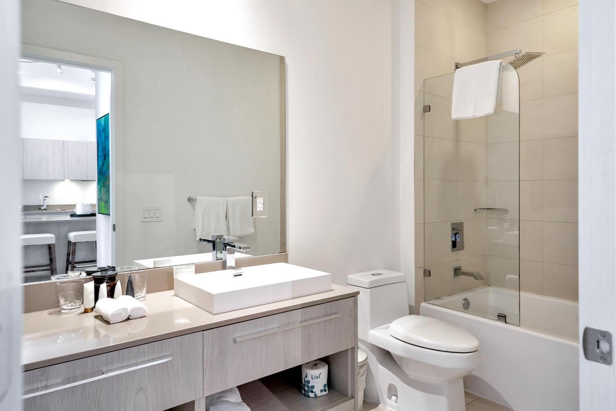203-1Br/1Ba At The Beach Gem! Lux Amenities! Hollywood Exterior foto